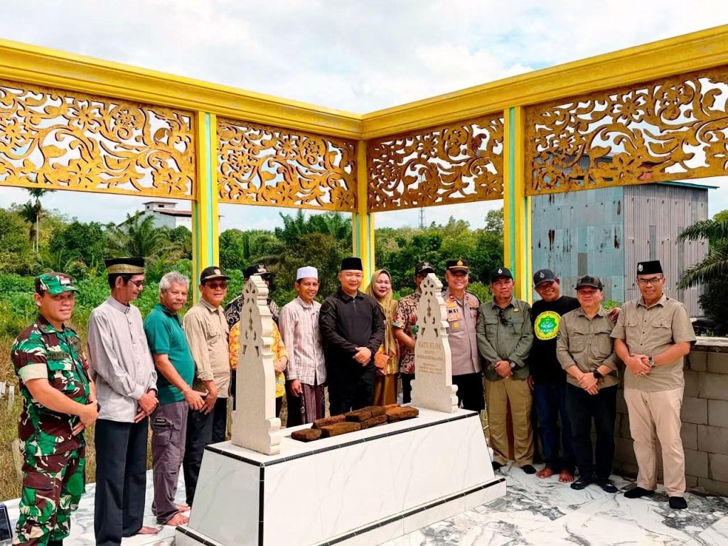 Menapak Jejak Sejarah di Bumi Manis Mata: Bupati Ketapang Ziarah ke Makam Ratu Elok