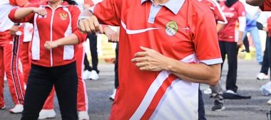 Sekda Ketapang Ajak ASN Perkuat Kebersamaan Melalui Senam Massal Peringatan HUT Ke-81 Republik Indonesia