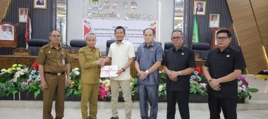 SEKDA KETAPANG SAMPAIKAN NOTA KEUANGAN PERUBAHAN APBD 2026, PEMKAB KETAPANG TEKANKAN INFRASTRUKTUR DAN KETAHANAN PANGAN