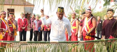 BUPATI KETAPANG DORONG PAKOMOANT DAYAK KANAYATN PERKUAT PERSATUAN DAN KONTRIBUSI BAGI DAERAH