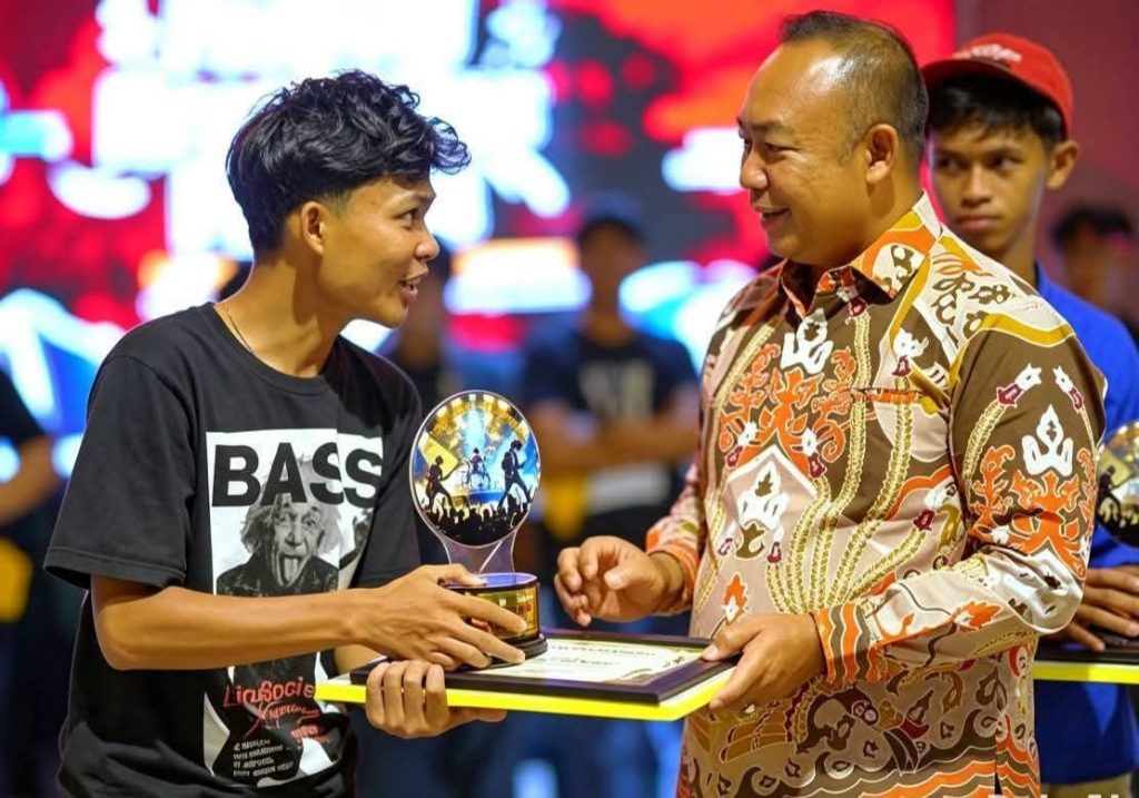 BUPATI KETAPANG TUTUP FESTIVAL UMKM DAN KREATIVITAS PEMUDA 2026