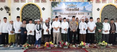 BUPATI KETAPANG HADIRI MAULID NABI MUHAMMAD SAW 1448 H DI PONPES HIDAYATURRAHMAN